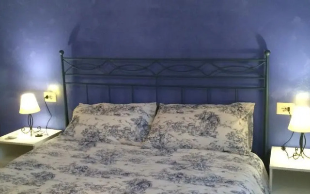 Four Seasons Holiday House