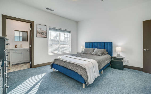 Fully Updated! Prime Riverside Spot Near Dtwn