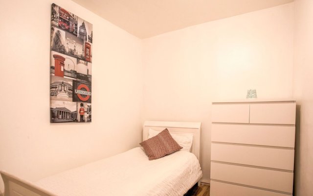 Restful Apartment in London Near Westfield Shopping Centre