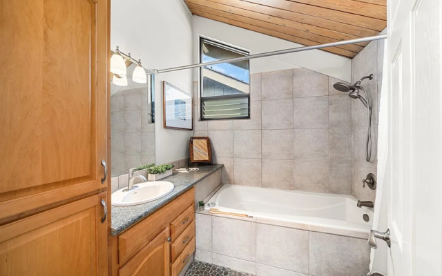 Kahana Village 3 in Lahaina