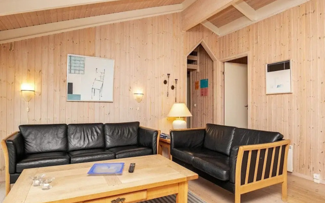 6 Person Holiday Home in Jerup