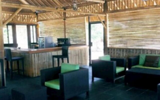 Bumbangku Beach Cottage