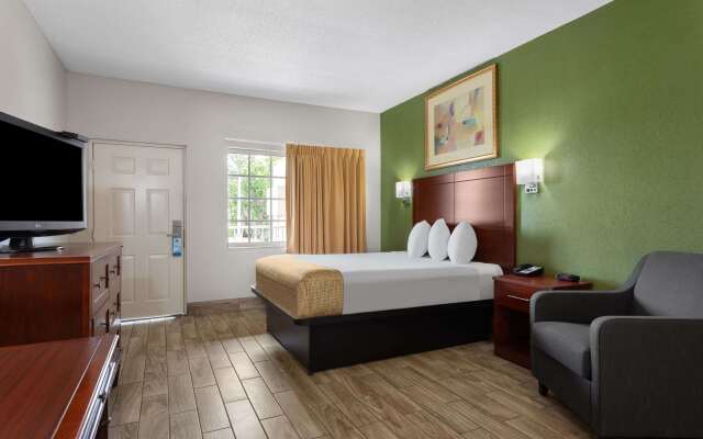 Travelodge Suites by Wyndham Lake Okeechobee