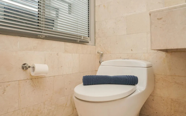 Comfortable and Beautiful 2BR at The Empyreal Apartment