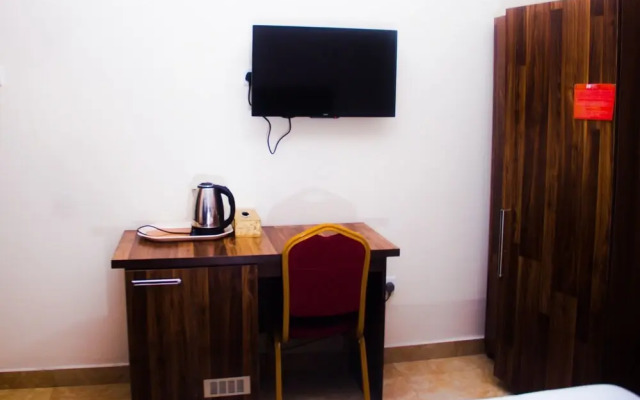 Beneville Hotel & Apartment