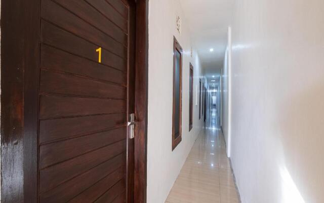 OYO 1695 Royal Senggigi Hotel