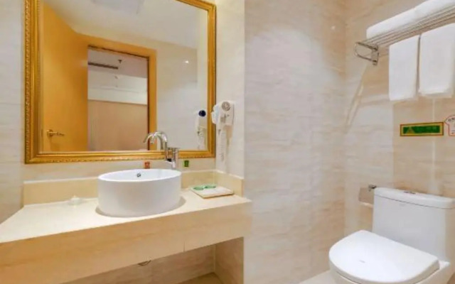 Vienna Hotel (Shenzhen Tianbao Road) 