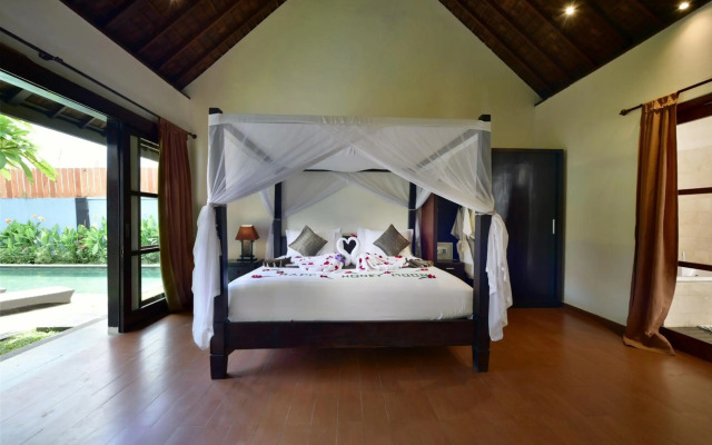 The Khayangan Dreams Villa Umalas