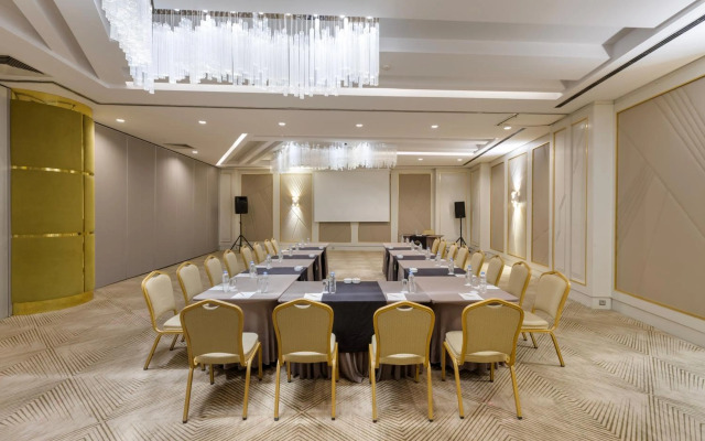 Limak Ambassadore Hotel
