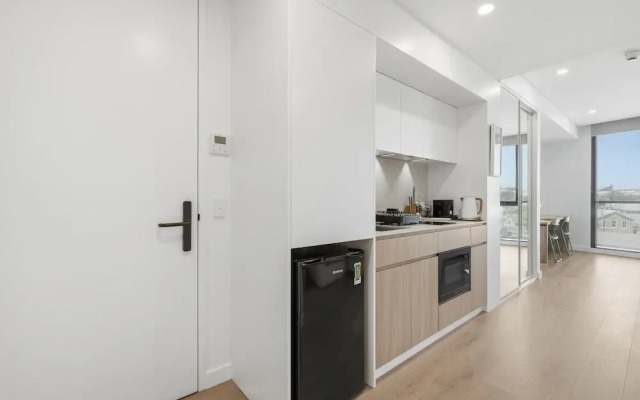 Coastal Apartment With Rooftop Pool