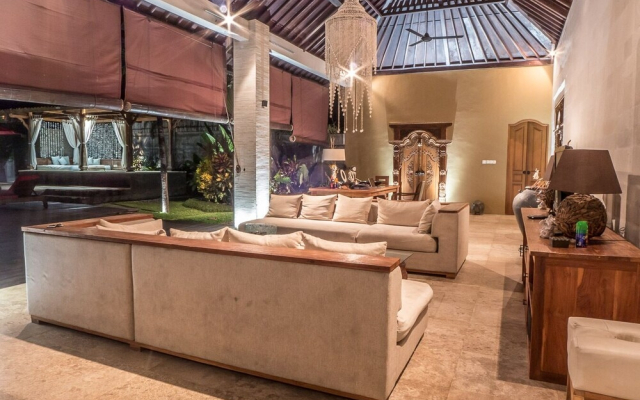 5 Bedroom Warm Intimate Family Villa