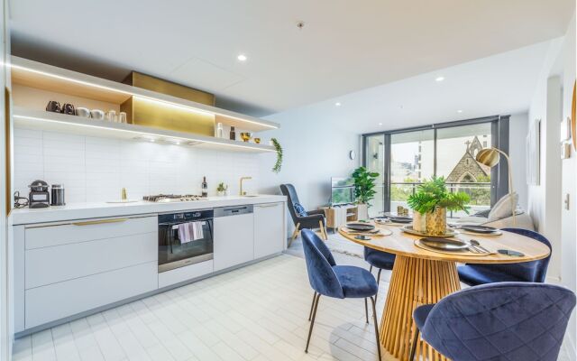 Exquisite 1 bedroom Parking Gym Pool Spa