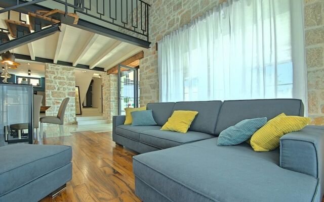 Villa M