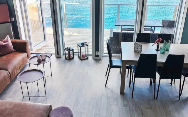 10 Person Holiday Home in Brattvag