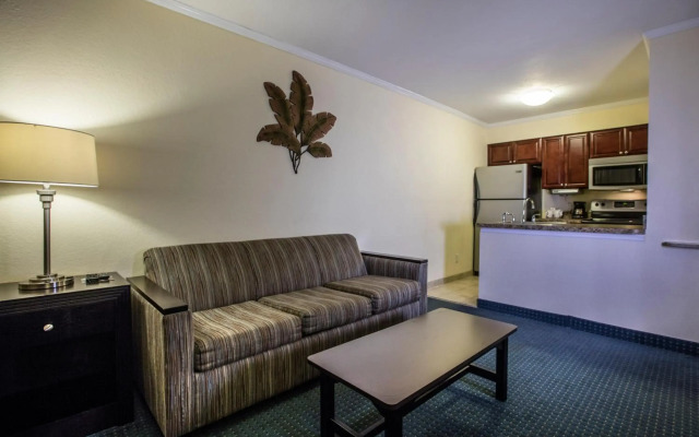 Sailport Waterfront Suites