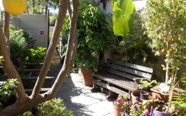 Villa Ocean Crest Guesthouse and B&B