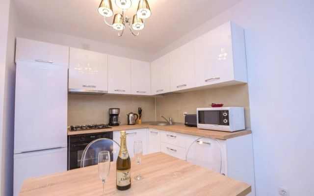 Privilege Apartment - Two Bedrooms - 5 Guests - Cismigiu Gardens