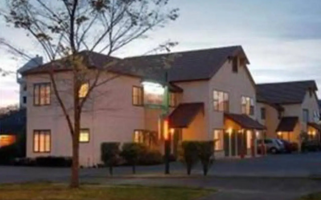 Cumberland Court Motel
