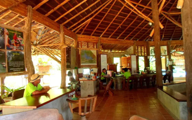 The Cliff and River Jungle Resort