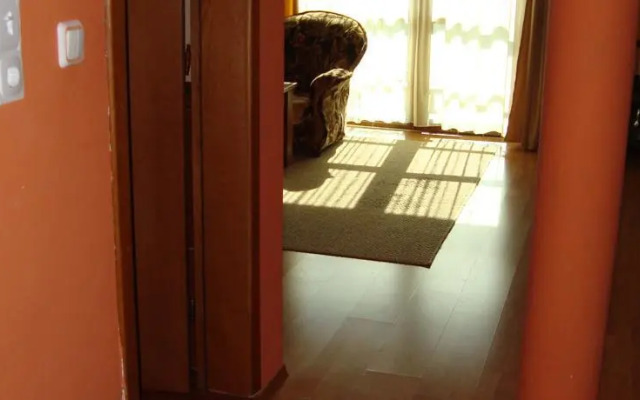 Guest House Momchilovi