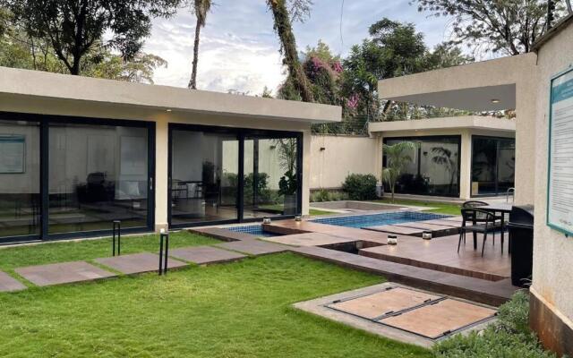 Classy modern studio with pool & gym on Riara Rd