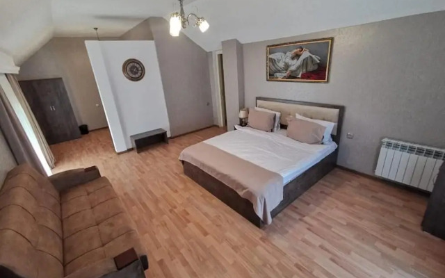 Soprano Guest House