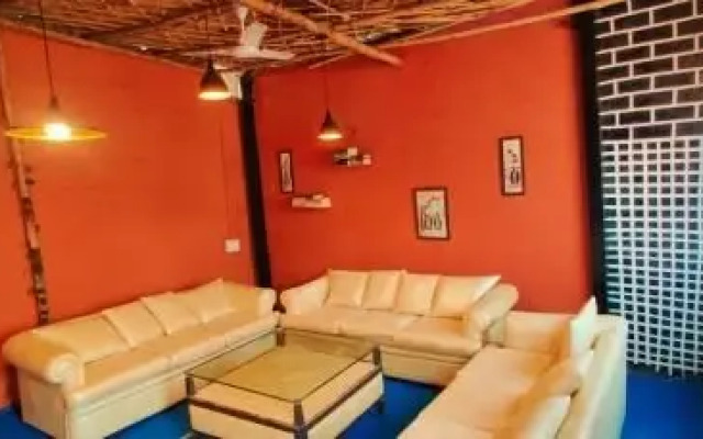 3 Fox Hostel