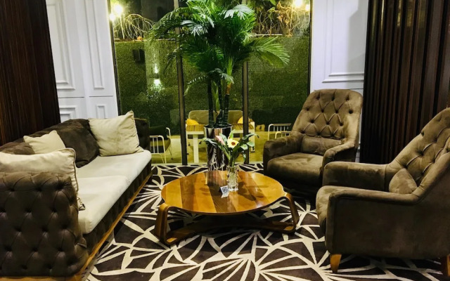 T E L E By Summerset Continental Hotel