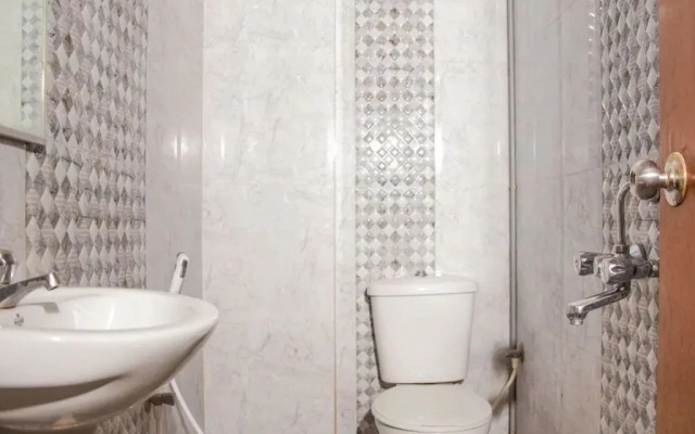 Shree Darshini Guest House by OYO Rooms