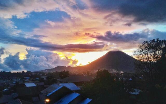 Tulip Inn Tomohon