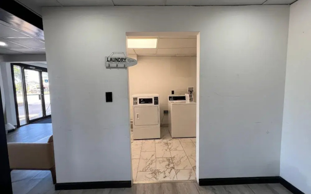 Brentwood Motor Inn