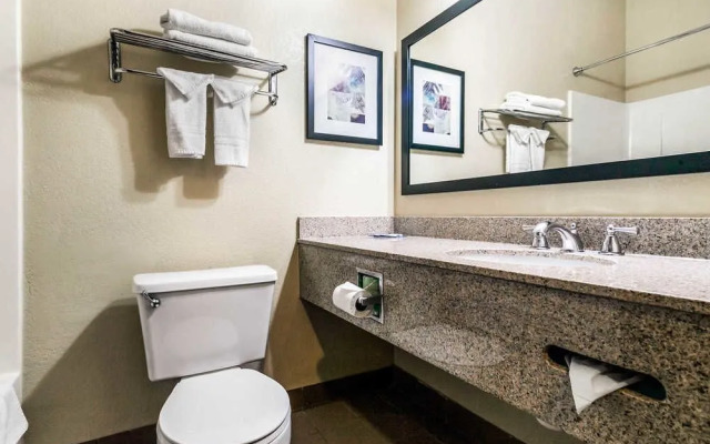 Comfort Suites East / I-44