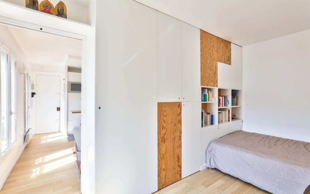 Fully Equipped Apartment Near the Canal Saint Martin