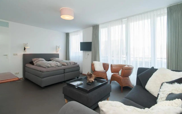 Holiday Home With Balcony in Callanstoog
