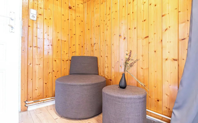 Cozy 3BR Apt with Garden Sleeps 10