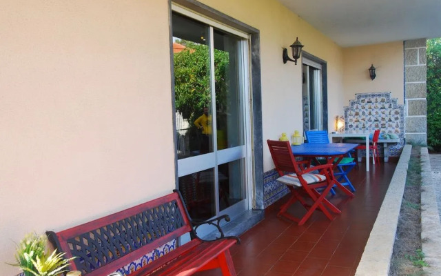 Carcavelos Beach Hostel