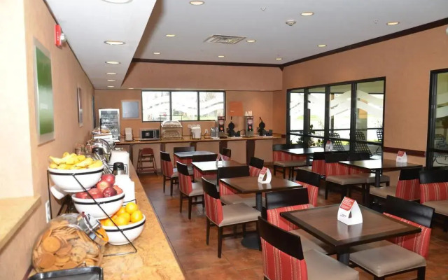 Quality Inn Near Walden Galleria Mall