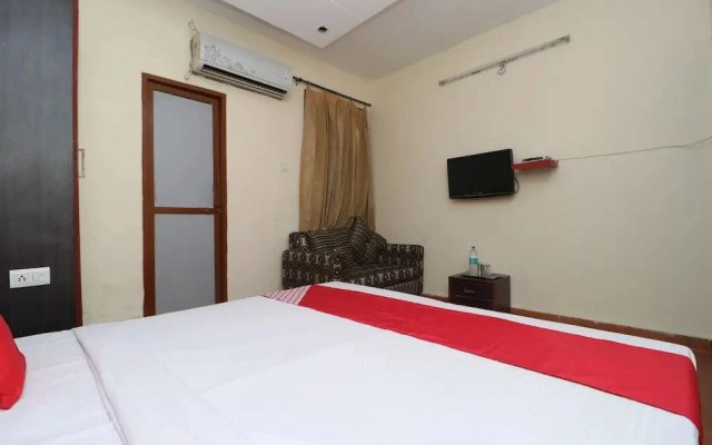 Golden View Hotel by OYO Rooms