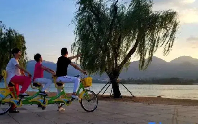 Xueyehu Holiday Hotel
