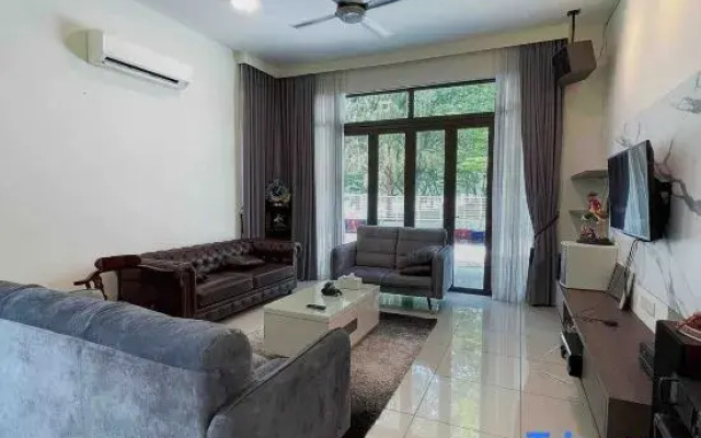 Templer Park Luxurious  Villa