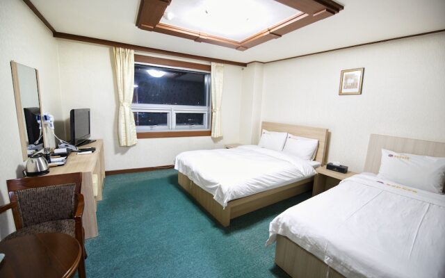 Tongyeong Tourist Hotel
