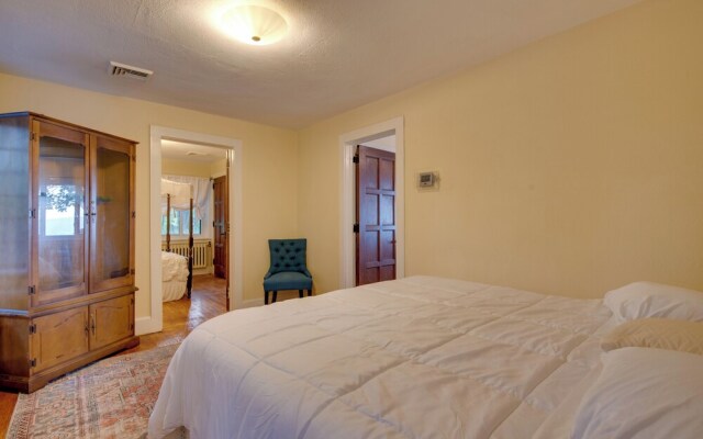 Hot Tub & Mtn Views: Expansive Hazleton Retreat