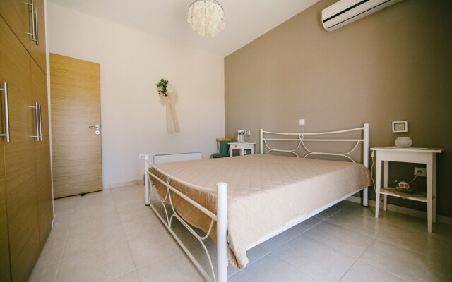 Evi's Sea View Villa