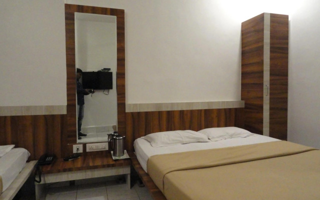 OYO 1959 Hotel Raj