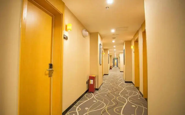 7  day superior hotel (guomao jinsong subway station)