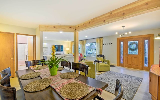 Walkable Downtown Poulsbo Vacation Rental!