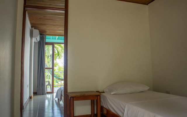 South West Bay Cabañas