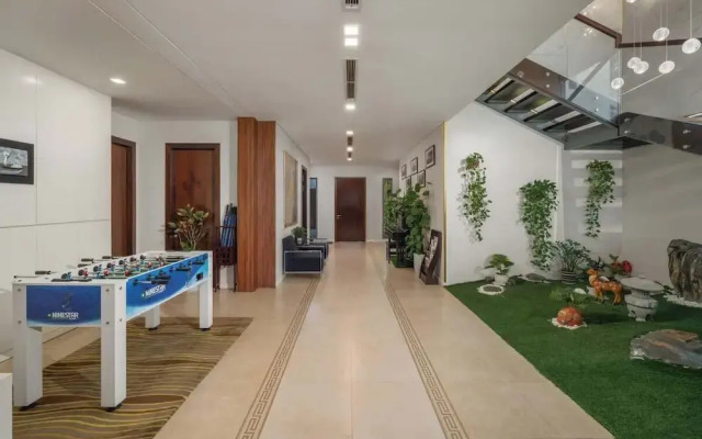 8BR Beachfront Eden: Luxury Events & Getaways