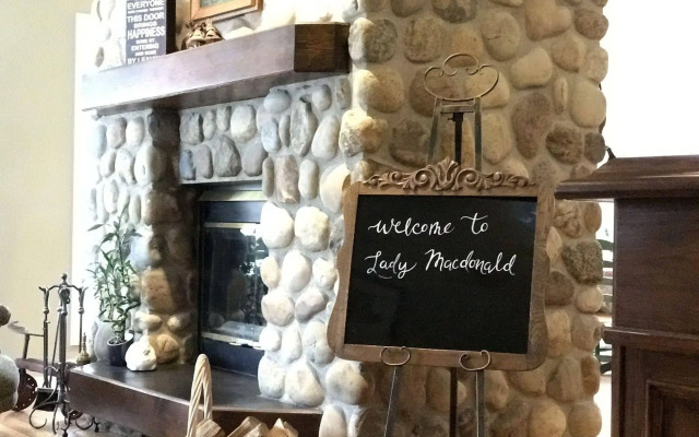 The Lady MacDonald Country Inn