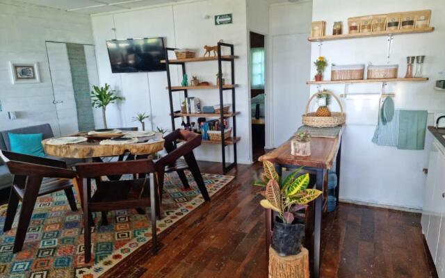 Hermosa Cabaña Caribeña en la Laguna de Bacalar